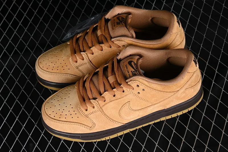 All Categories Nk SB Dunk Series Nk SB Dunk Low Low-top sneakers Nk SB Dunk Low Pro Wheat color Falling yellow low-top sports skateboard shoes BQ6817-204